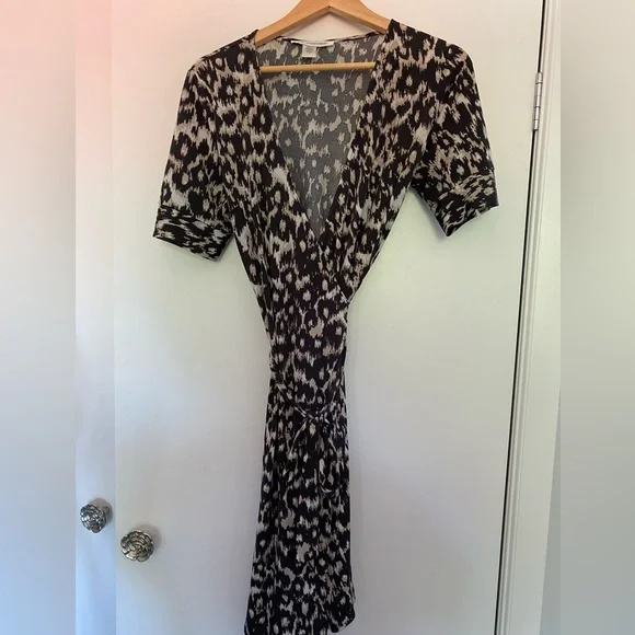 Diane von Furstenberg silk jersey wrap dress - Picture 6 of 6